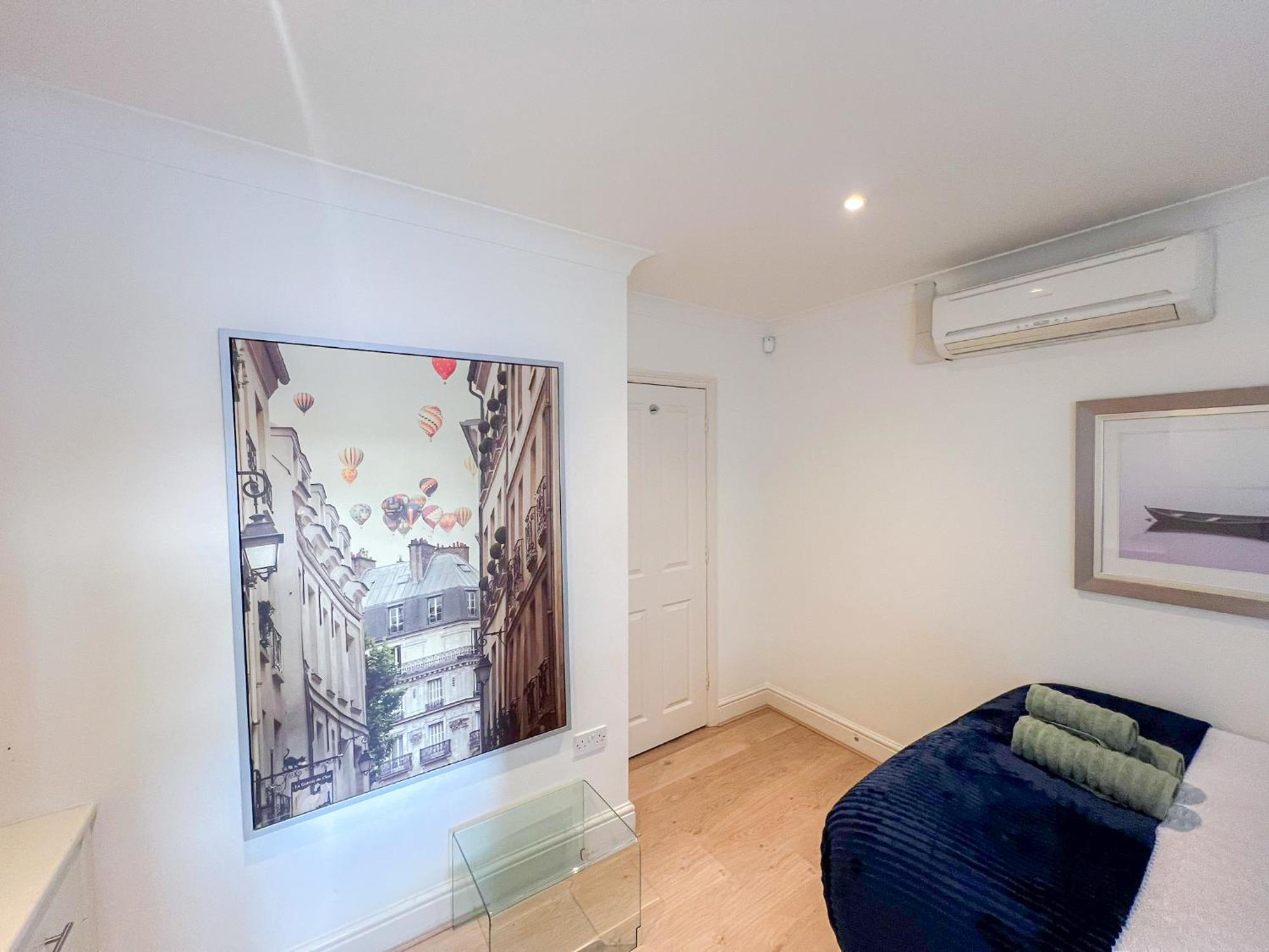 2-bedroom Flat In Embankment A Short Walk Away To Trafalgar Square Near Big Ben, Eye * London