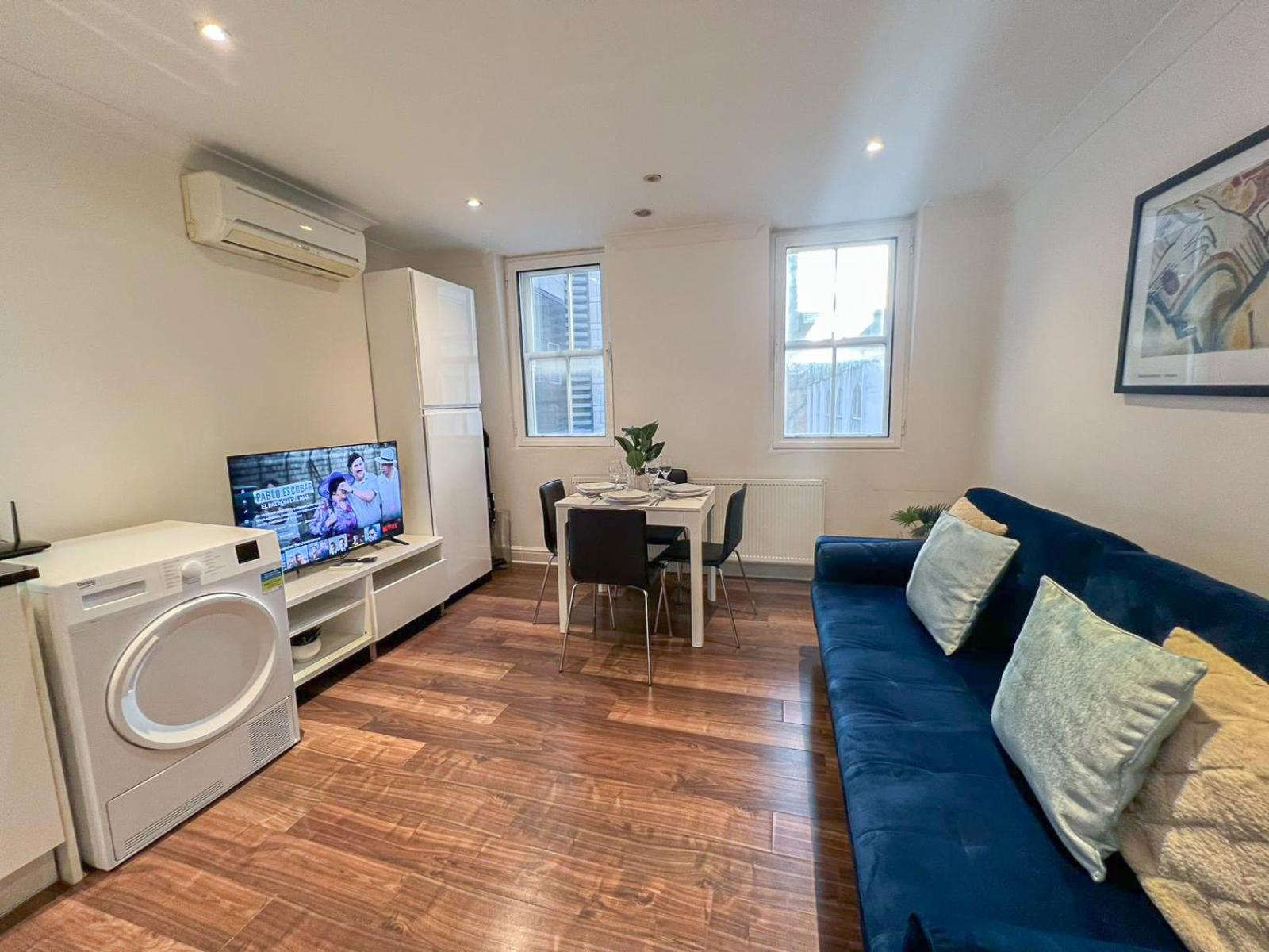 2-bedroom Flat In Embankment A Short Walk Away To Trafalgar Square Near Big Ben, Eye London